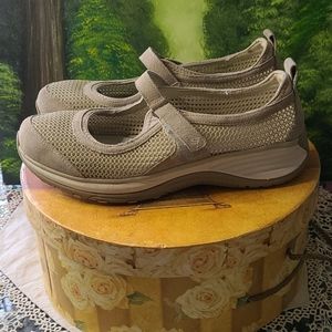 Sketchers memory foam gel infused velcro shoes